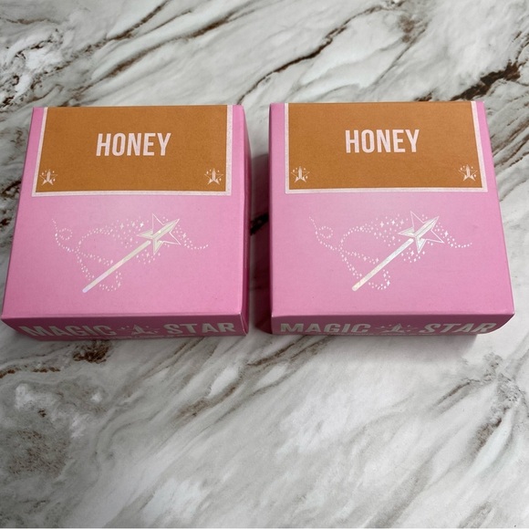 Jeffree Star Other - Jeffree Star Setting powder in Honey bundle of two NEW